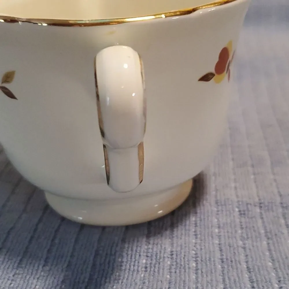 VTG Hall Jewel Tea Autumn Leaf Ruffled D Creamer Mary Dunbar USA
